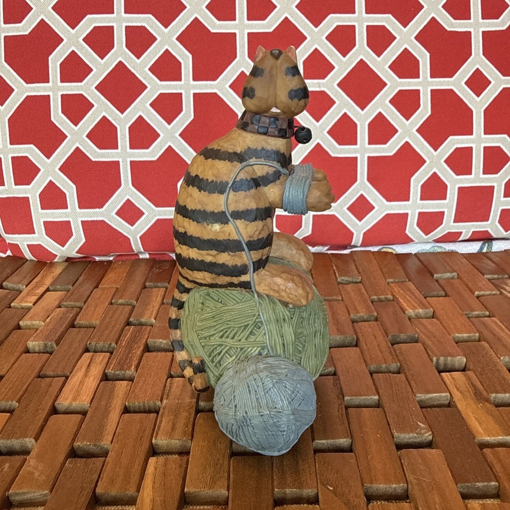 2008 Williraye Studio Folk Art "spinning Yarns" Tabby Cat